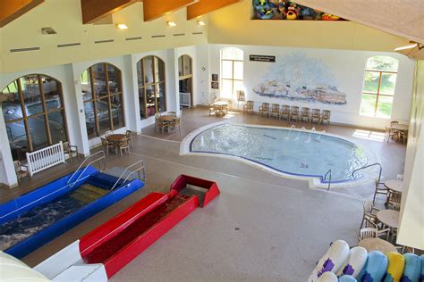 Frankenmuth hotel with indoor pool  0